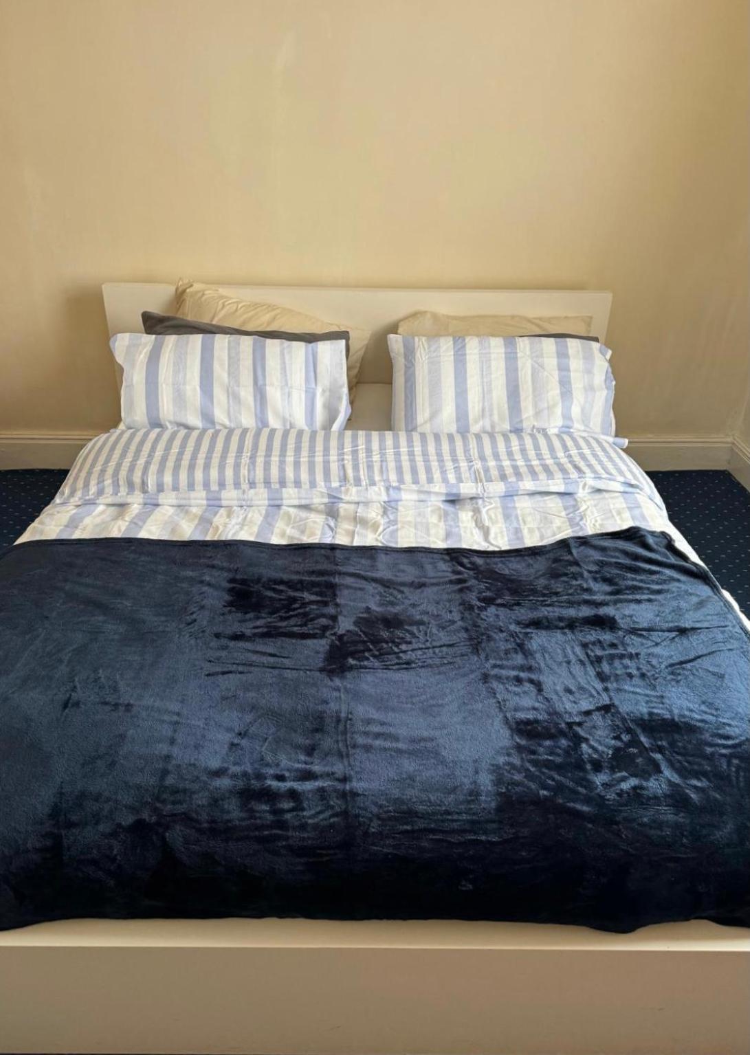 Cozy Rooms In London And Манчестър Екстериор снимка