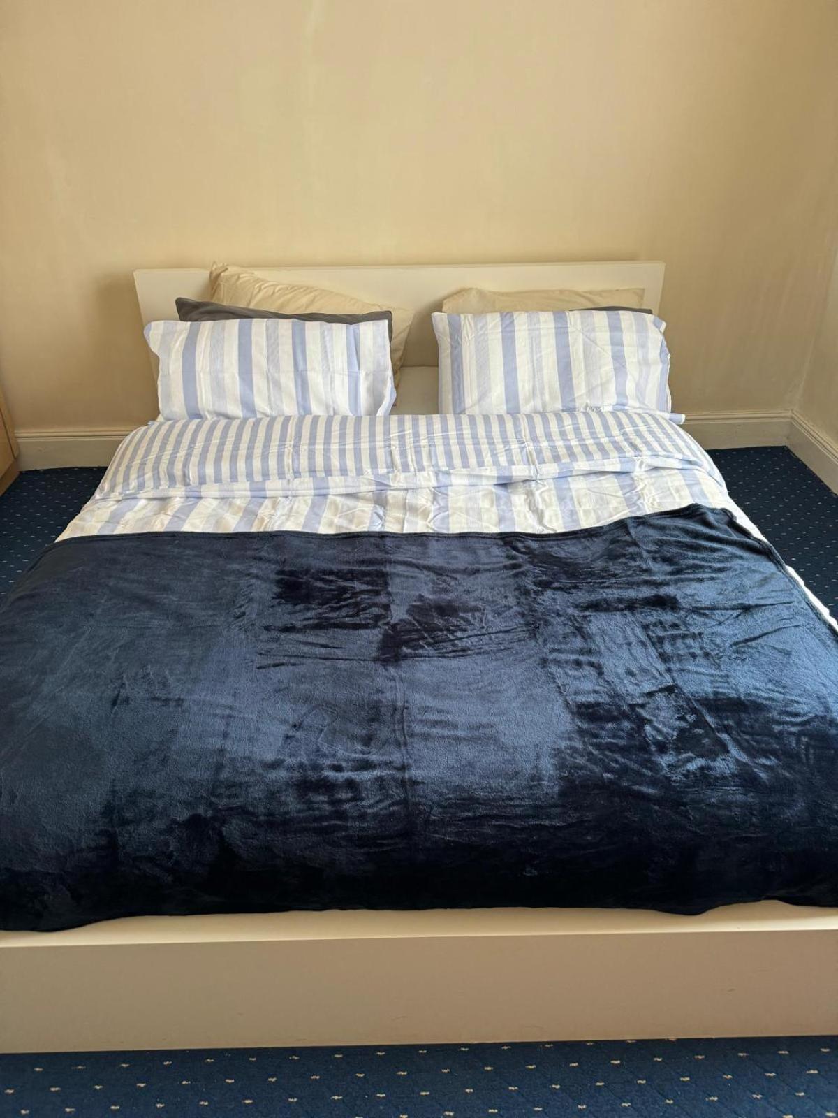 Cozy Rooms In London And Манчестър Екстериор снимка